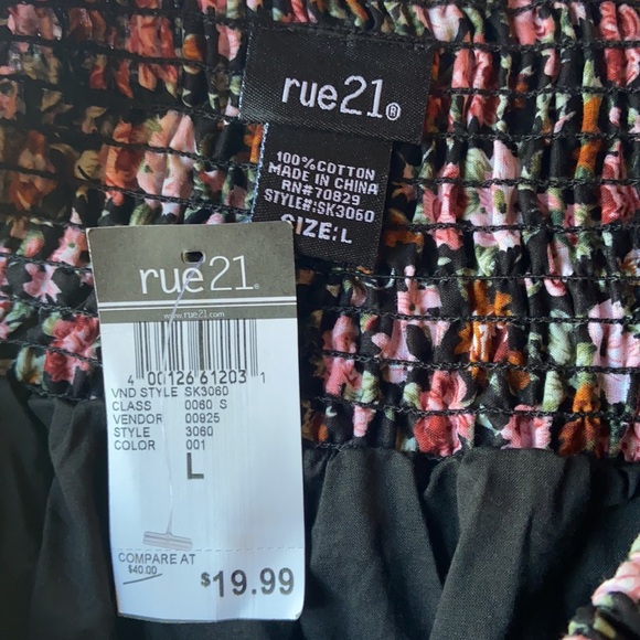 Adorable skirt - Picture 4 of 4